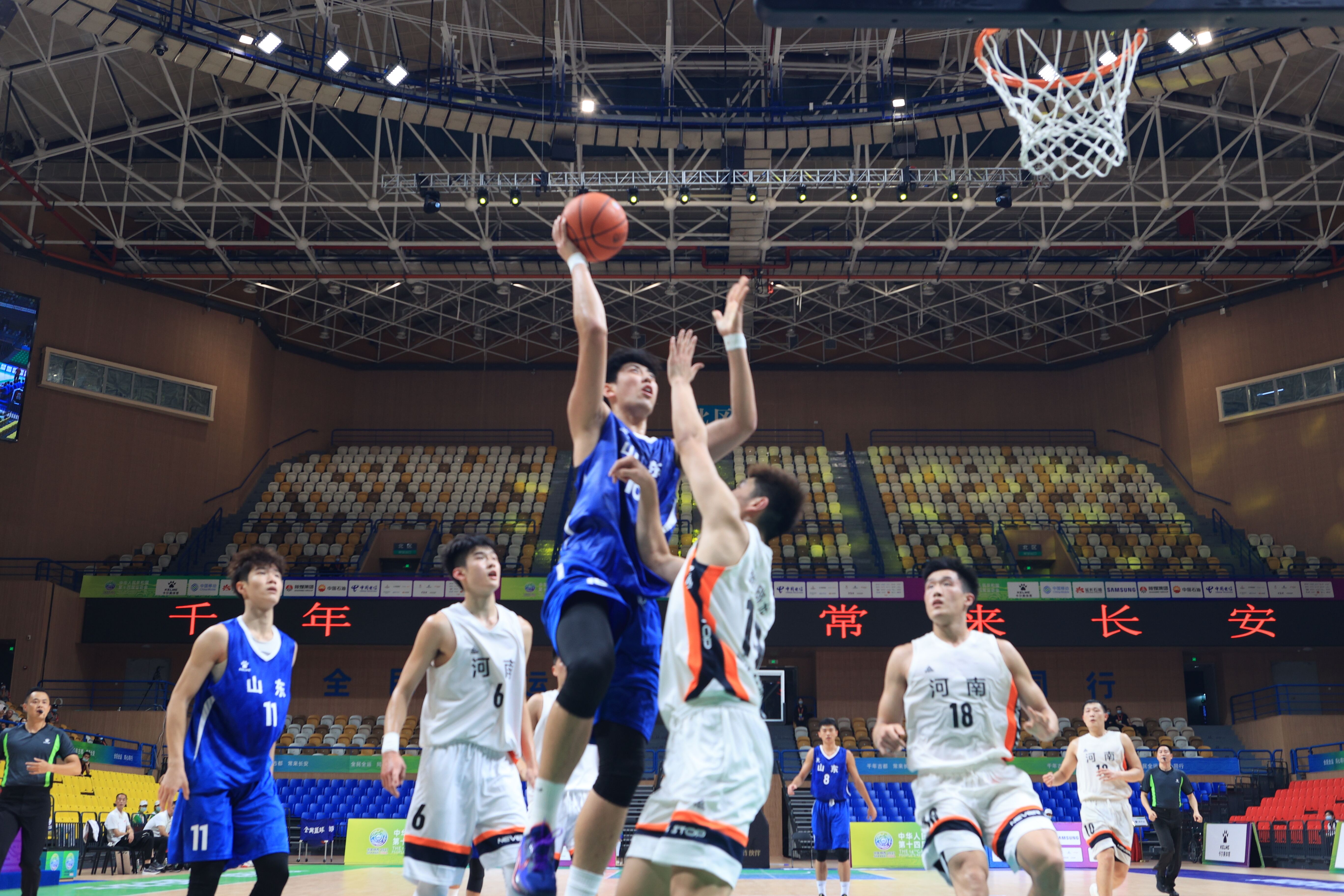 和菲尼克斯