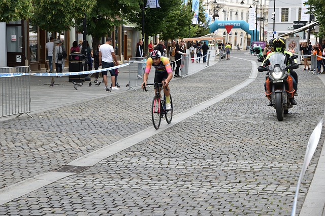 伊涅斯塔 伊涅斯塔